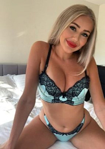 Вика — эротические фото