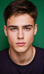 Денис — эротические фото