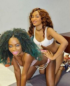 Фото Лиззи и Белла 23 лет, 166 см